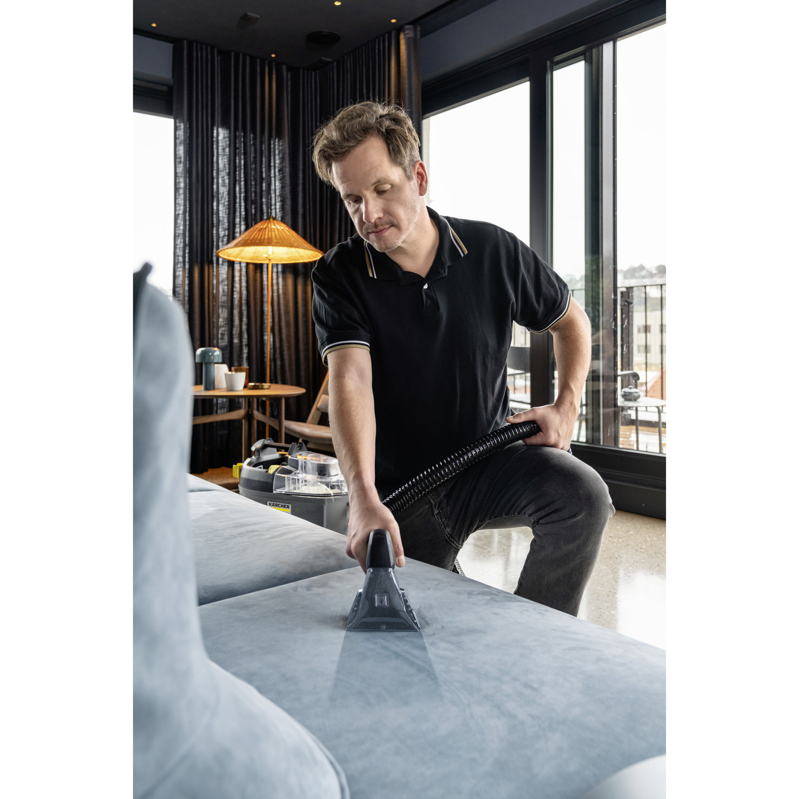 Lavatapetes y muebles profesional Puzzi 10/1 inyección y aspirado de agua Karcher - Imagen 6