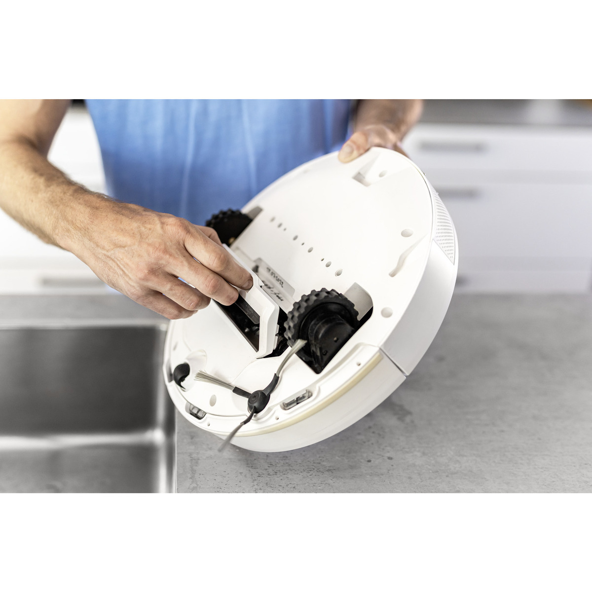 Aspiradora robot con limpieza en humedo y sensores RCV3 Karcher - Imagen 8